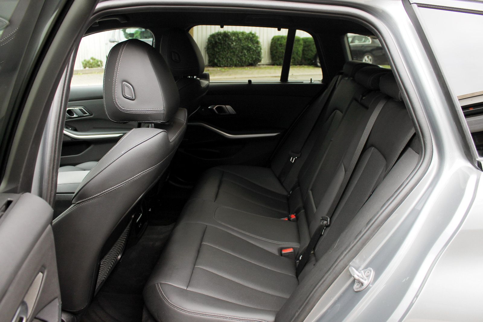 Fahrzeugabbildung BMW 318d Touring Steptr. LED ACC KAM AHK NAV CarPlay