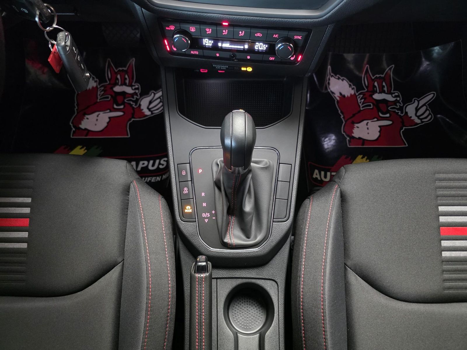 Fahrzeugabbildung SEAT 1.5 TSI FR DSG /Panorama/LED/Carplay/DAB/18"