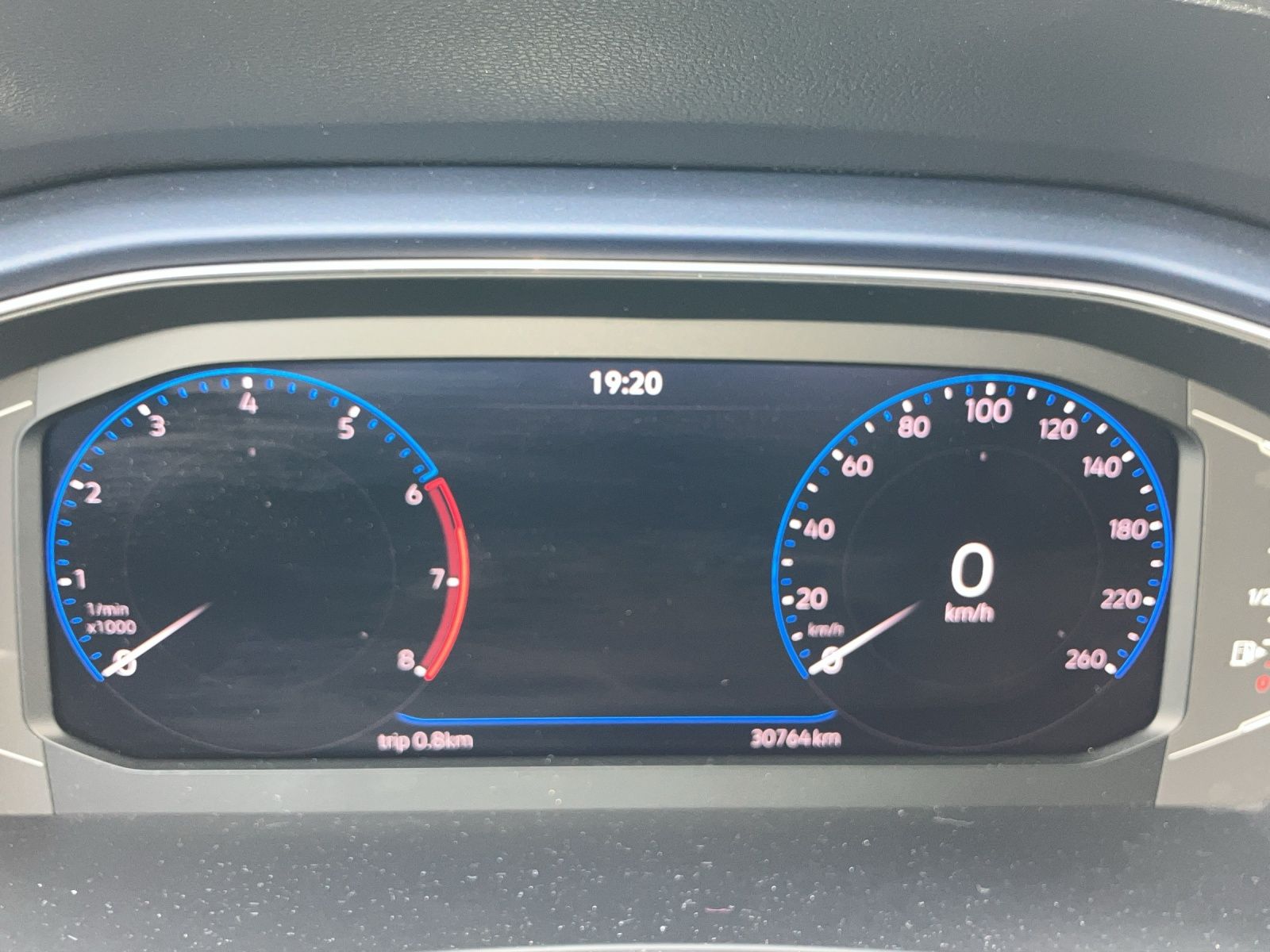 Fahrzeugabbildung Volkswagen T-Roc TSI United LED Navi AID ACC Park-Assist SH