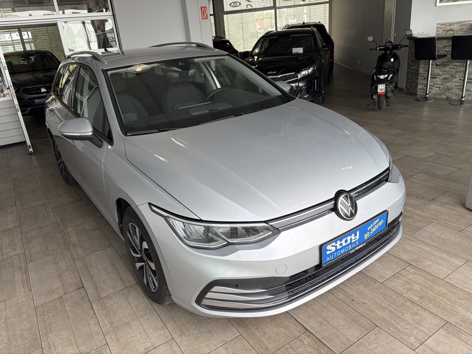Volkswagen Golf Variant 1.0 TSI 110PS Navi LED PDC v+h 5.J 