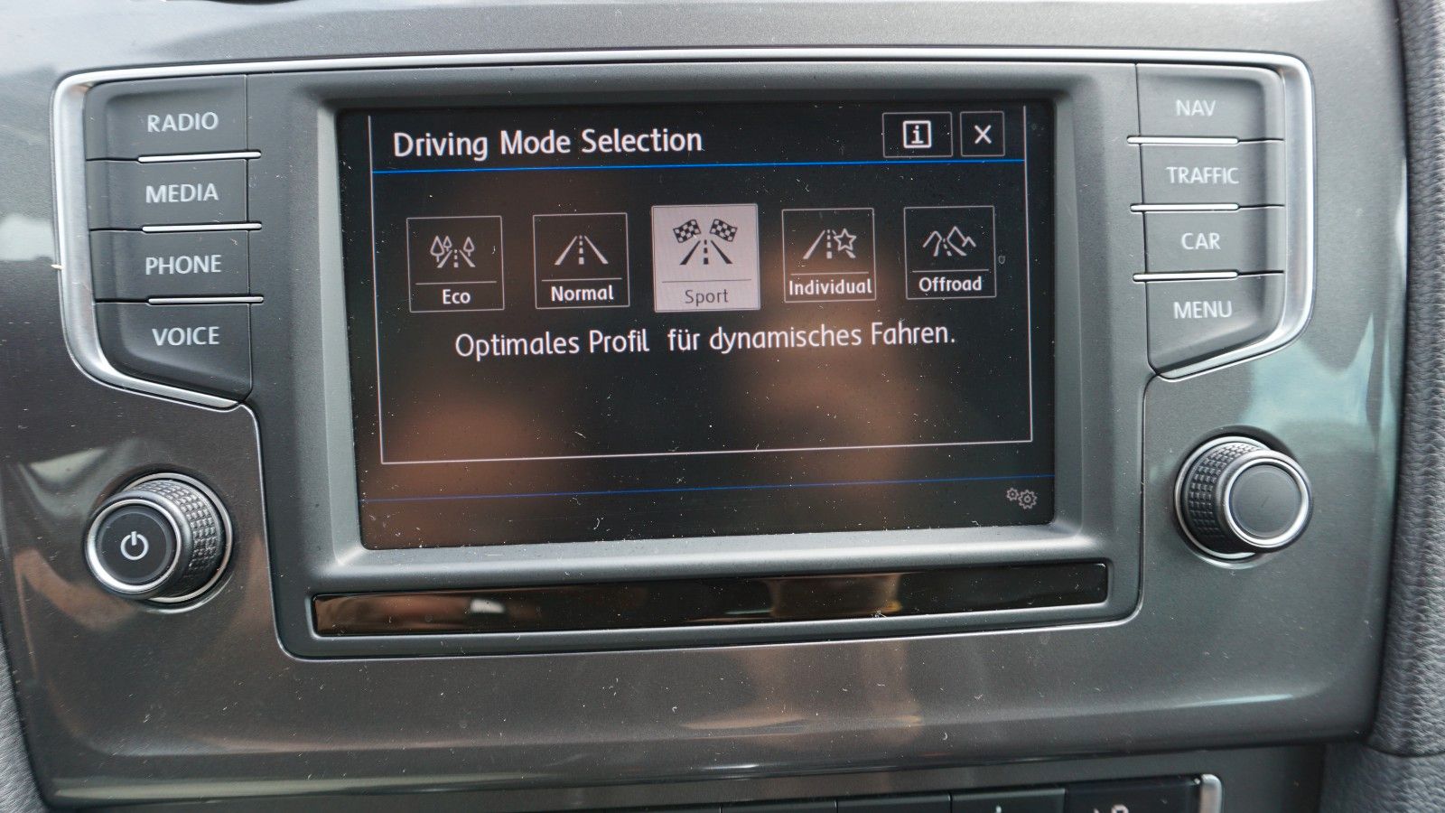 Fahrzeugabbildung Volkswagen Golf VII Alltrack, Variant, BMT, 4M,T.Leder,Navi