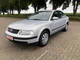 Volkswagen Passat 3b 1,6 Automatik nur 65Tkm Klima - Volkswagen Passat: 3.6