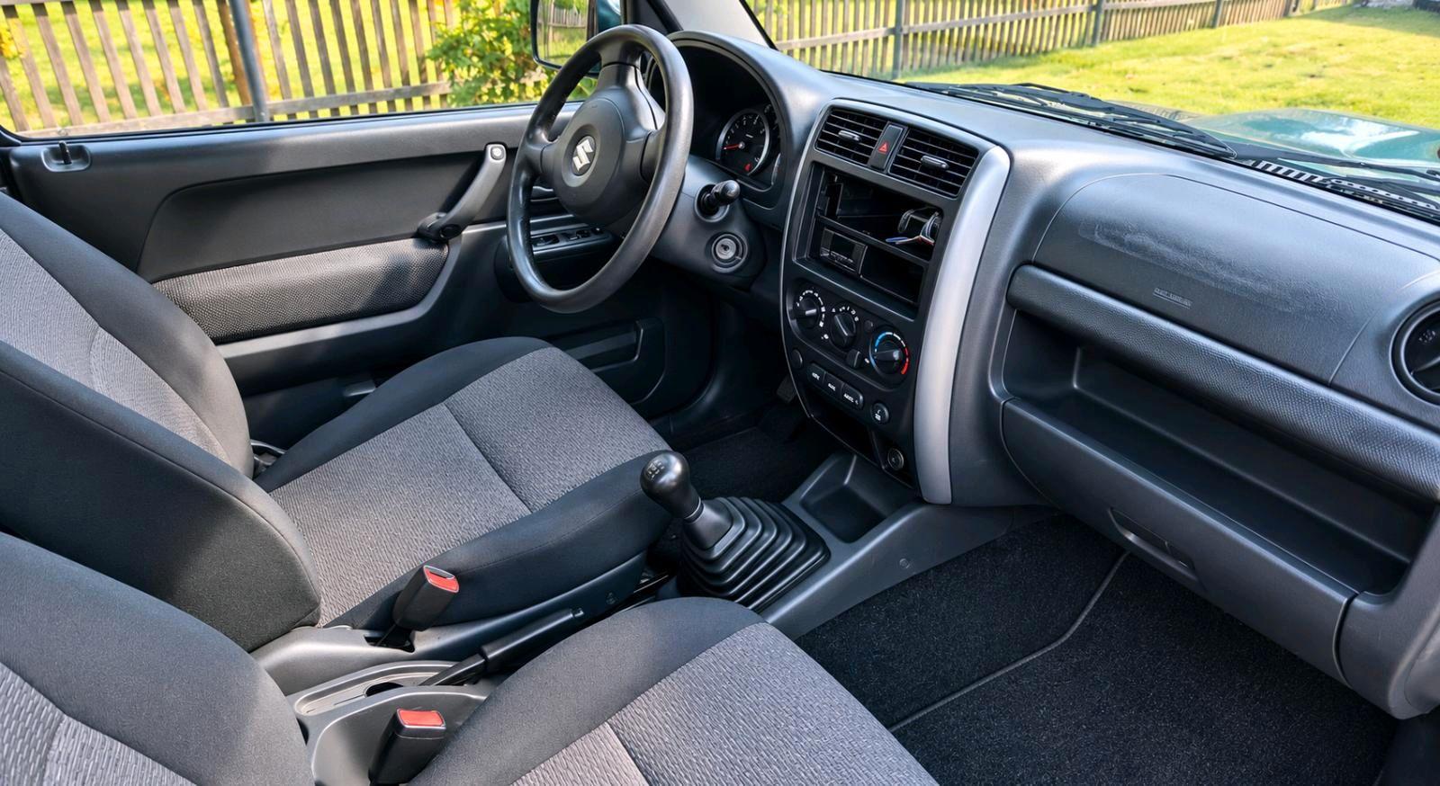 Suzuki Jimny 2008 — interior