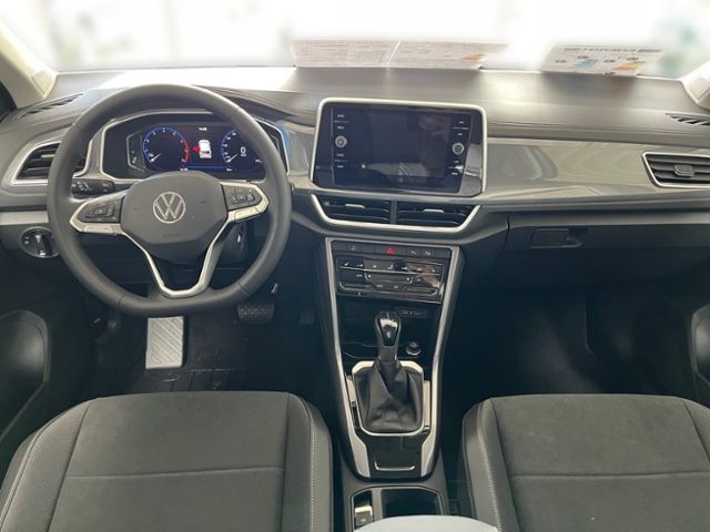 Fahrzeugabbildung Volkswagen T-Roc 1.5 TSI DSG STYLE AHK IQ.DRIVE GJR ANSCHLU