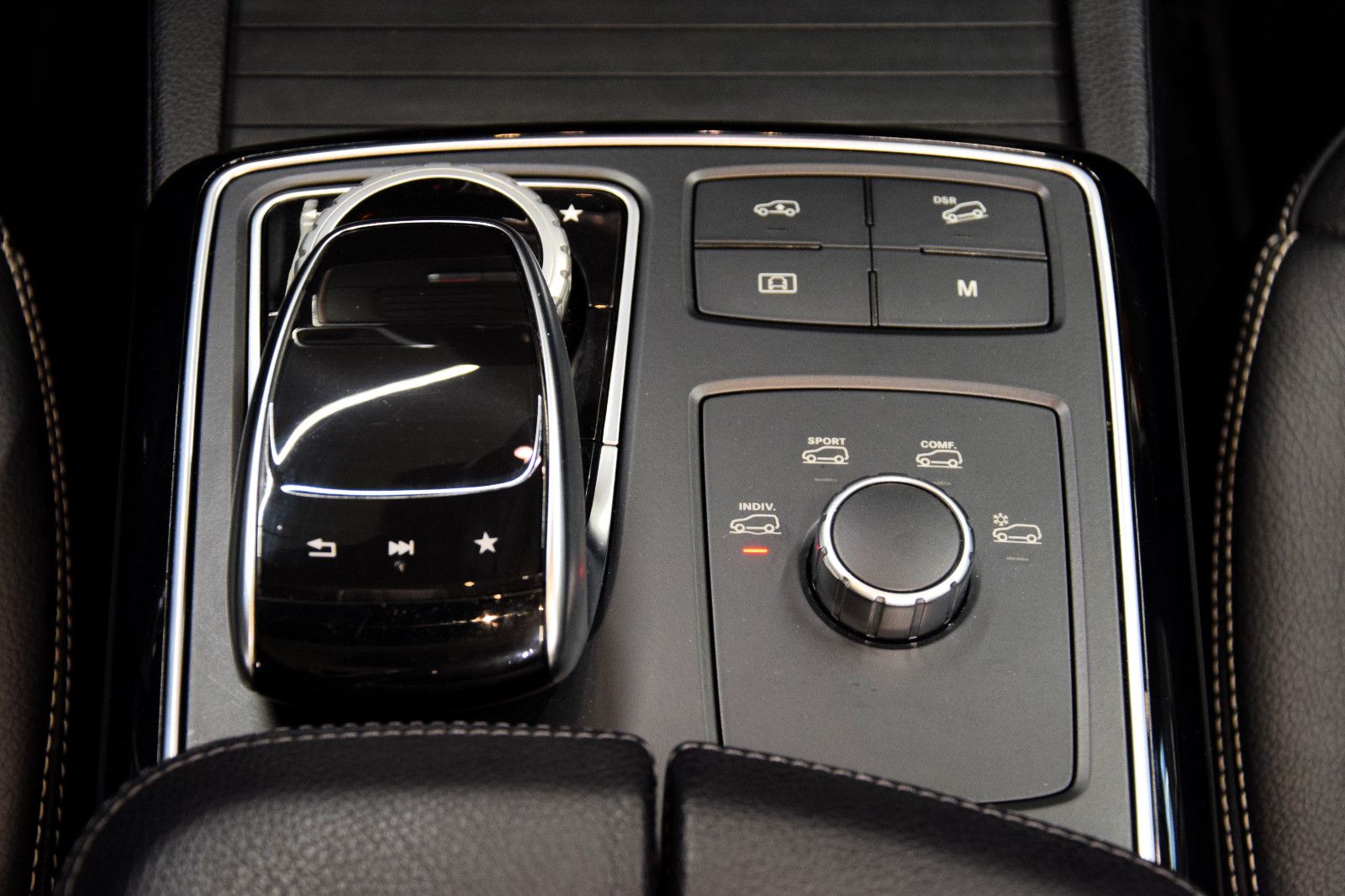 Fahrzeugabbildung Mercedes-Benz GLE 350 Coupe 4Matic AMG AHK Pano Dist HuD 360°
