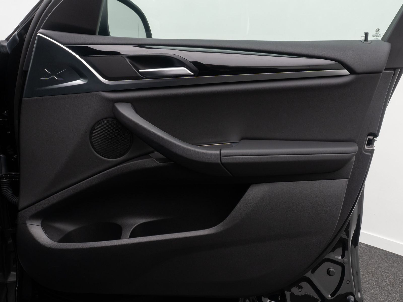 Fahrzeugabbildung BMW X4 xD20i 360° DAB CockpitPlus WLAN LED M Sport