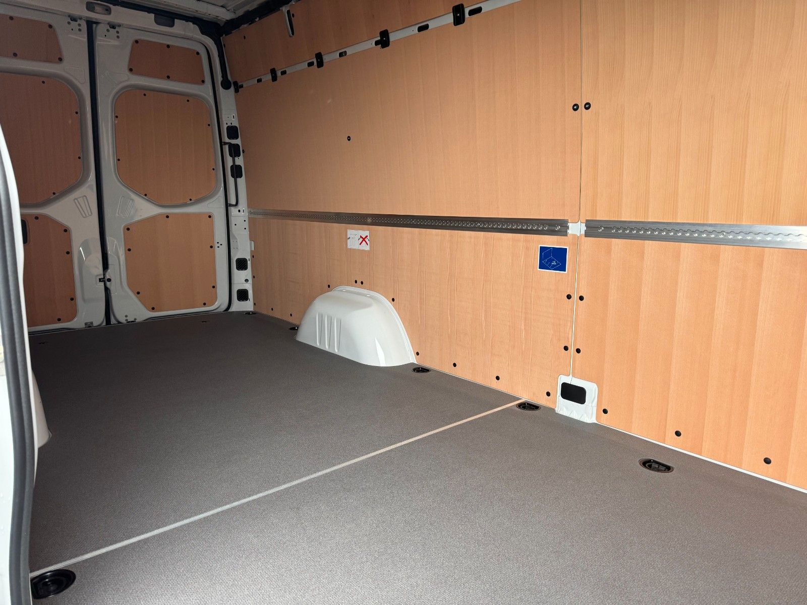 Fahrzeugabbildung Mercedes-Benz Sprinter 319 CDI 4325 LED MBUX SHZ AHK