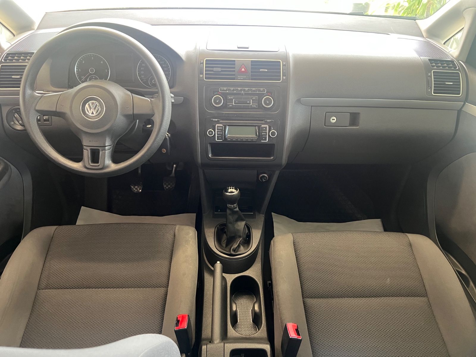 Fahrzeugabbildung Volkswagen Touran 1.6 TDI * 7.SITZER * SITZHEIZUNG *