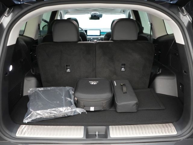 IONIQ 9 UNIQ 110kWh 4WD 6-SITZER+NAVI+360 GRAD K