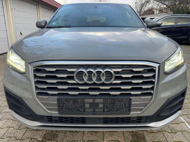 Audi Q2 35 TFSI sport S-Line LED Kamera PDC