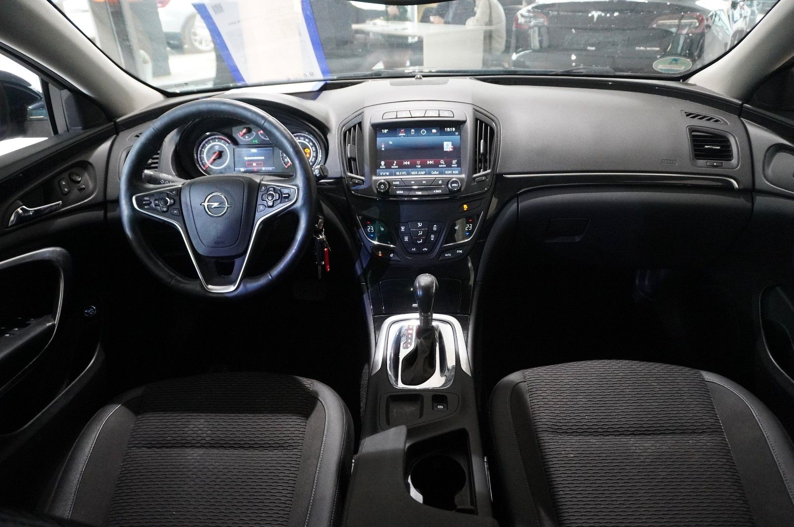 Fahrzeugabbildung Opel Insignia A ST 1.6 INNOVATION NAVI/LED/KAMERA/AHK