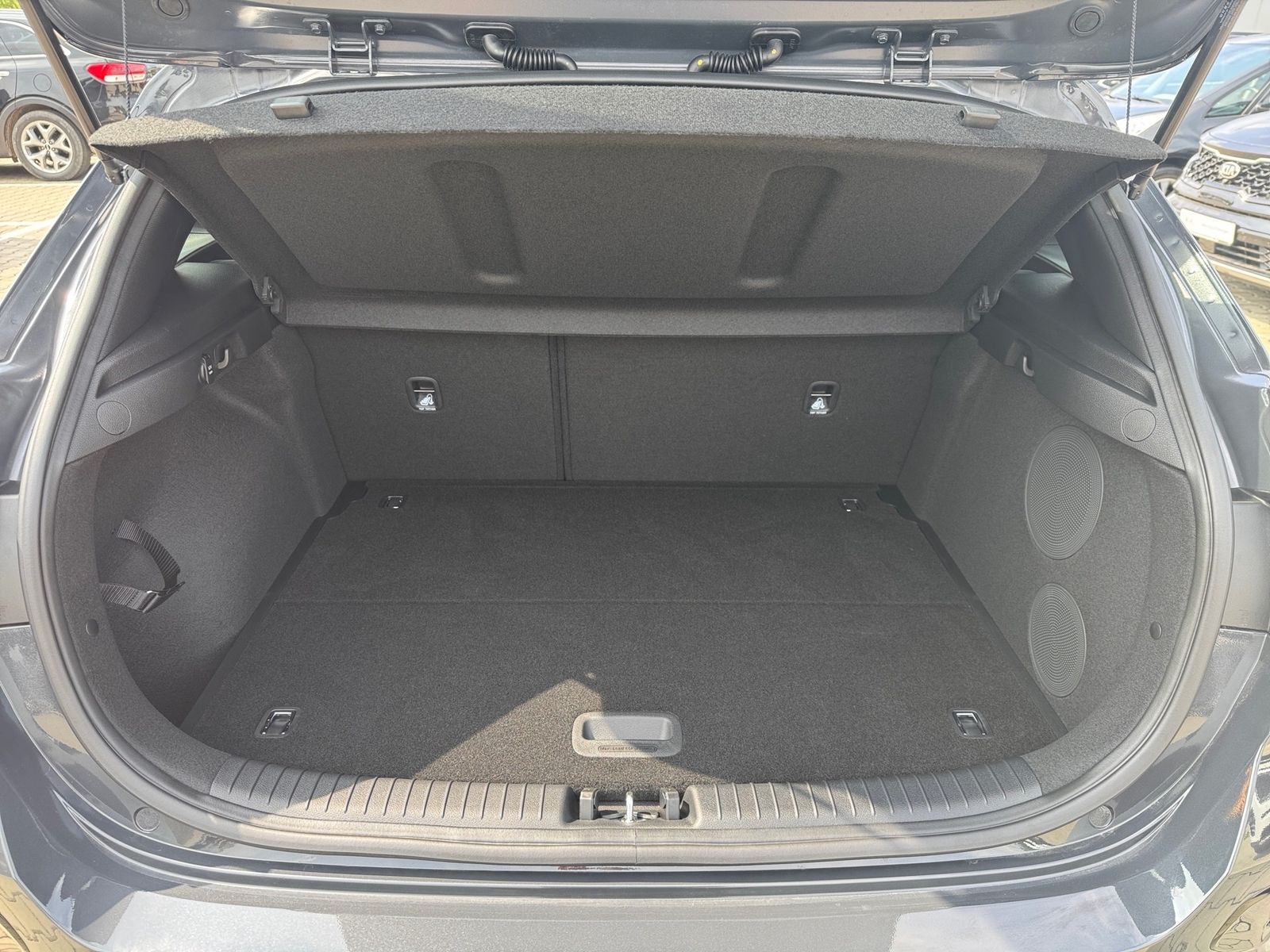 Fahrzeugabbildung Kia CEED_5 1.5T 140DCT7 GTL TEC LEDER GD 18Z
