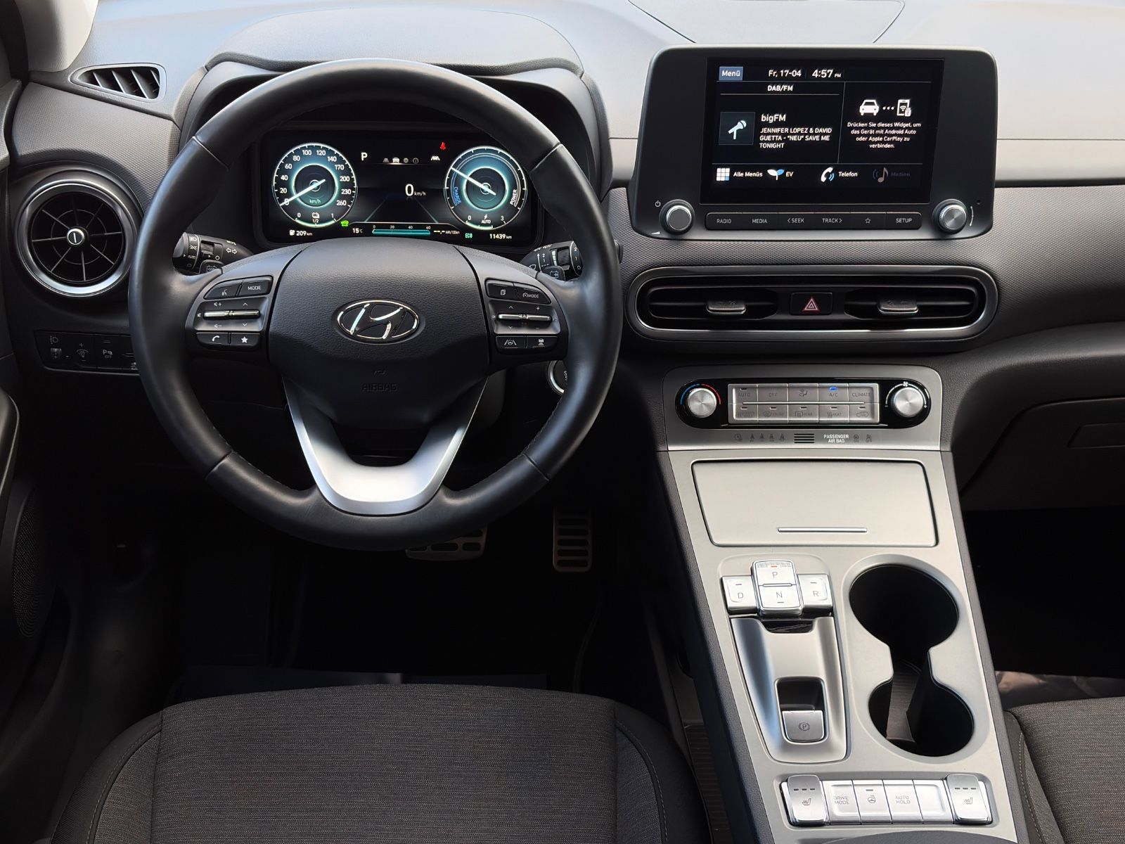 Fahrzeugabbildung Hyundai KONA E Select 2WD ACC PDC CAM LHZ SHZ CarPlay