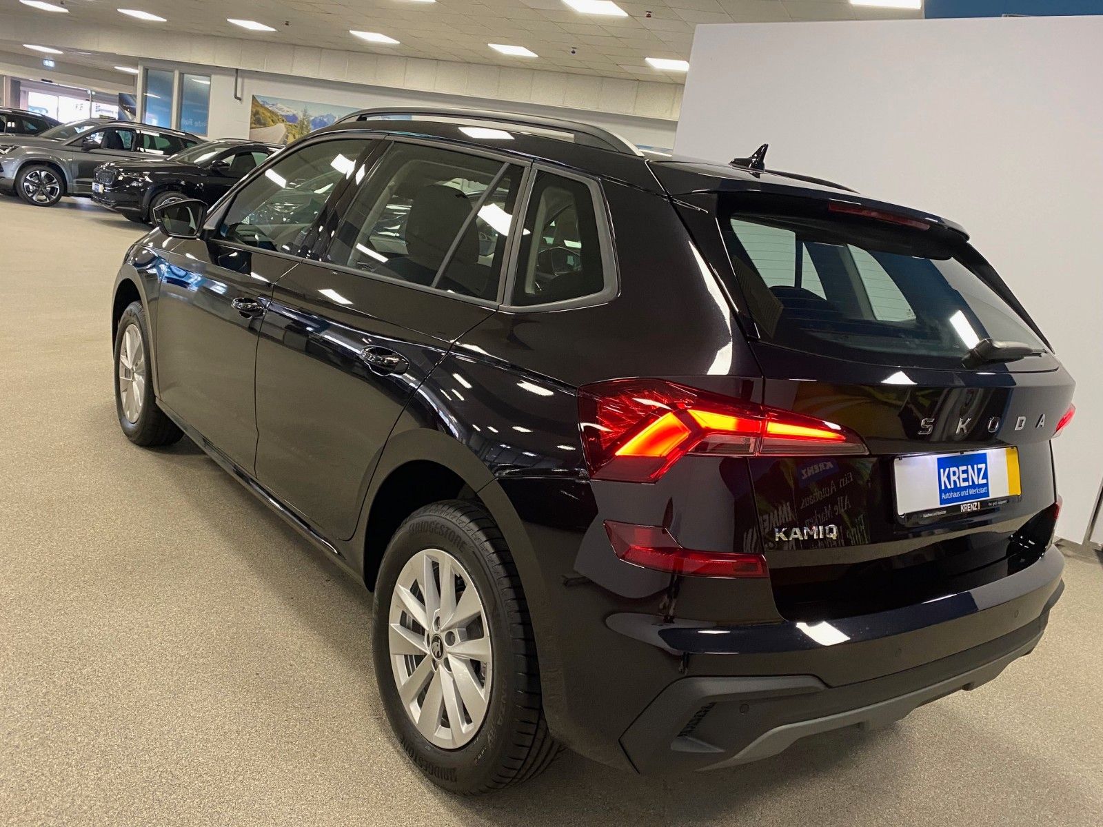 Fahrzeugabbildung SKODA Kamiq 1.0 TSI DSG Selection+KAMERA+PDC+16"Alu+BC