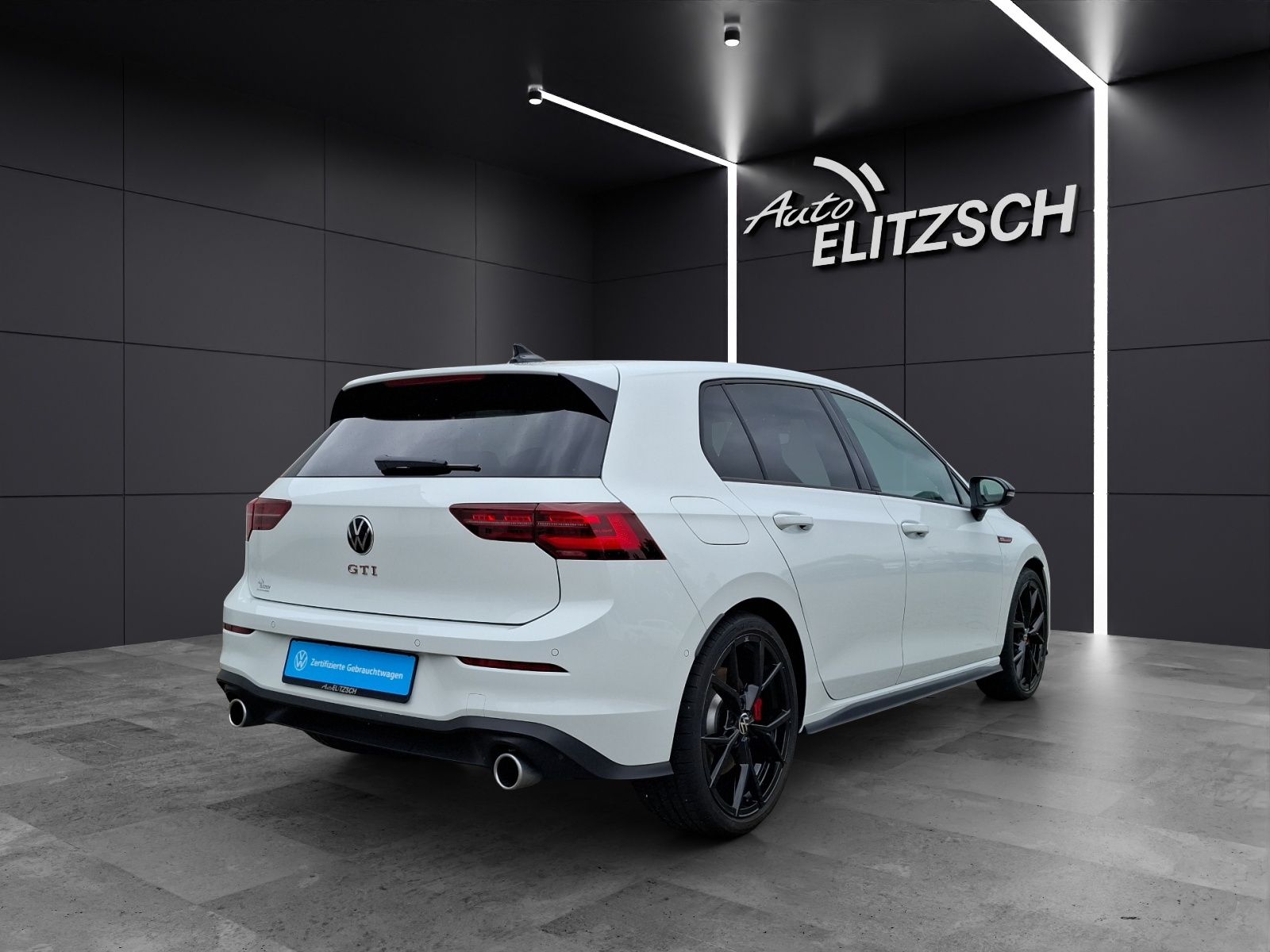 Fahrzeugabbildung Volkswagen Golf VIII GTI 1,99% Matrix AHK Navi AID RFK 19"