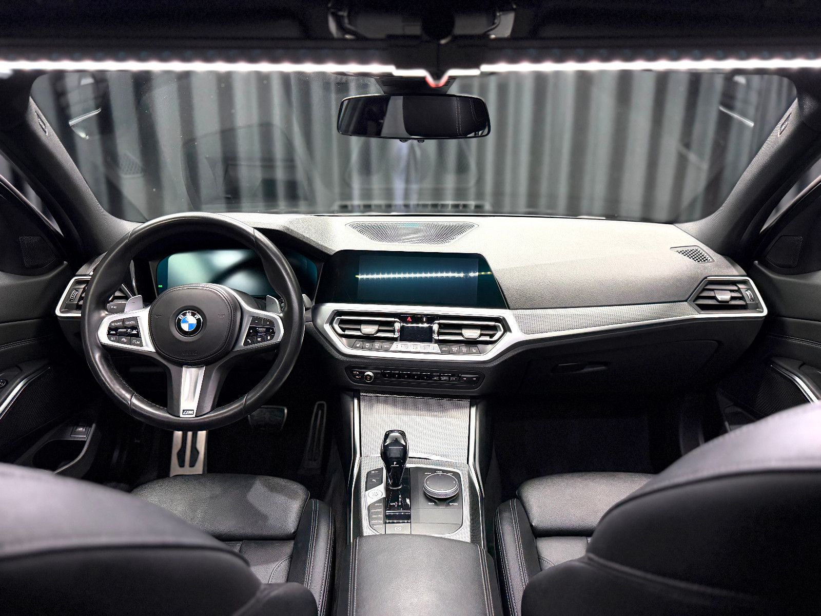 Fahrzeugabbildung BMW 320d Touring xDrive M Sport|HIFI|HuD|LEDER|KAMER