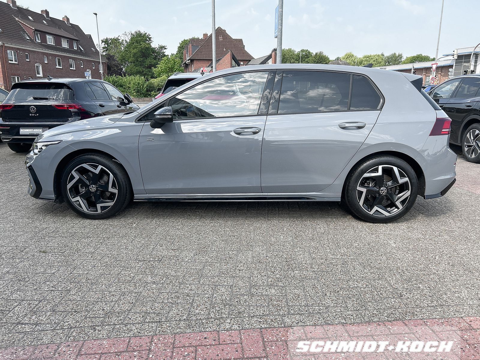 Volkswagen Golf VIII 1.5 eTSI R-Line DSG LED-Scheinw. Navi foto 4