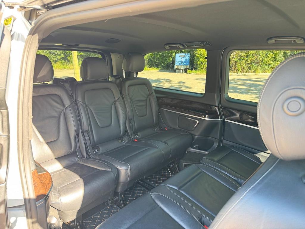 Mercedes-Benz V 220