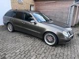 Mercedes-Benz E 280 CDI 4MATIC T AVANTGARDE Avantgarde - Mercedes-Benz E 280 mit Panoramadach