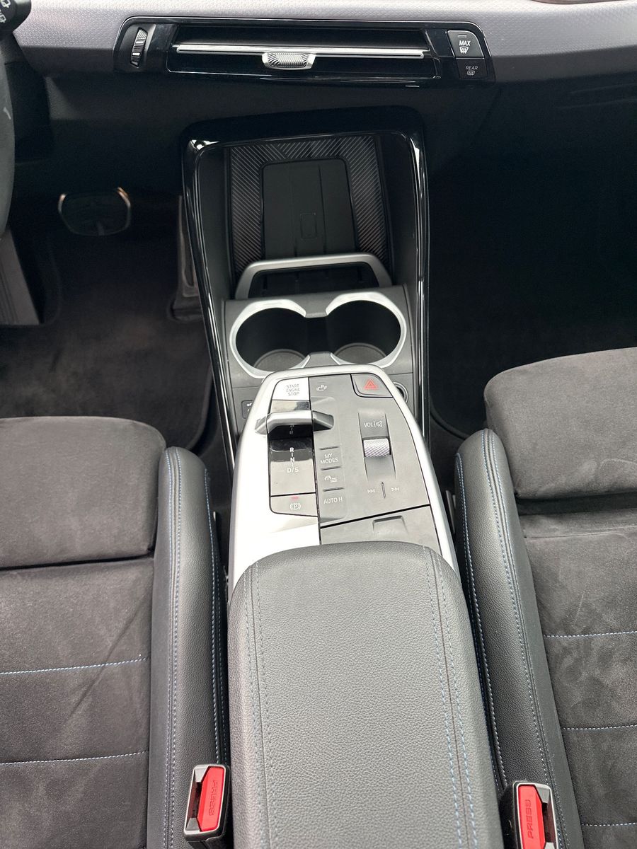 Fahrzeugabbildung BMW X1 xDrive30e M-Sport NAV+LED+ACC+AHK+H&K+VCOCKP