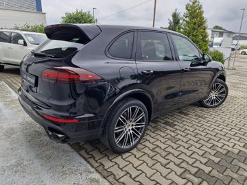 Porsche Cayenne - 11