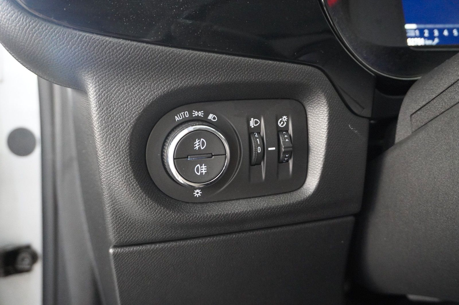 Fahrzeugabbildung Opel Corsa F 1.2 ELEGANCE NAVI/LED/KAMERA/SHZ/VIRT.