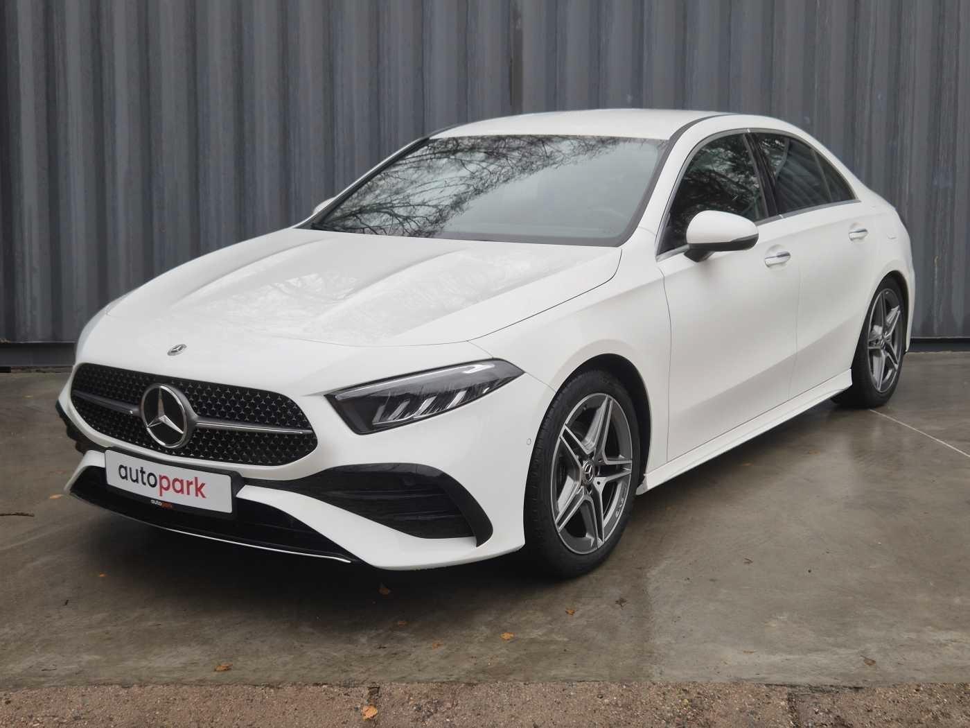 Mercedes-Benz A 180 DCT AMG Paket