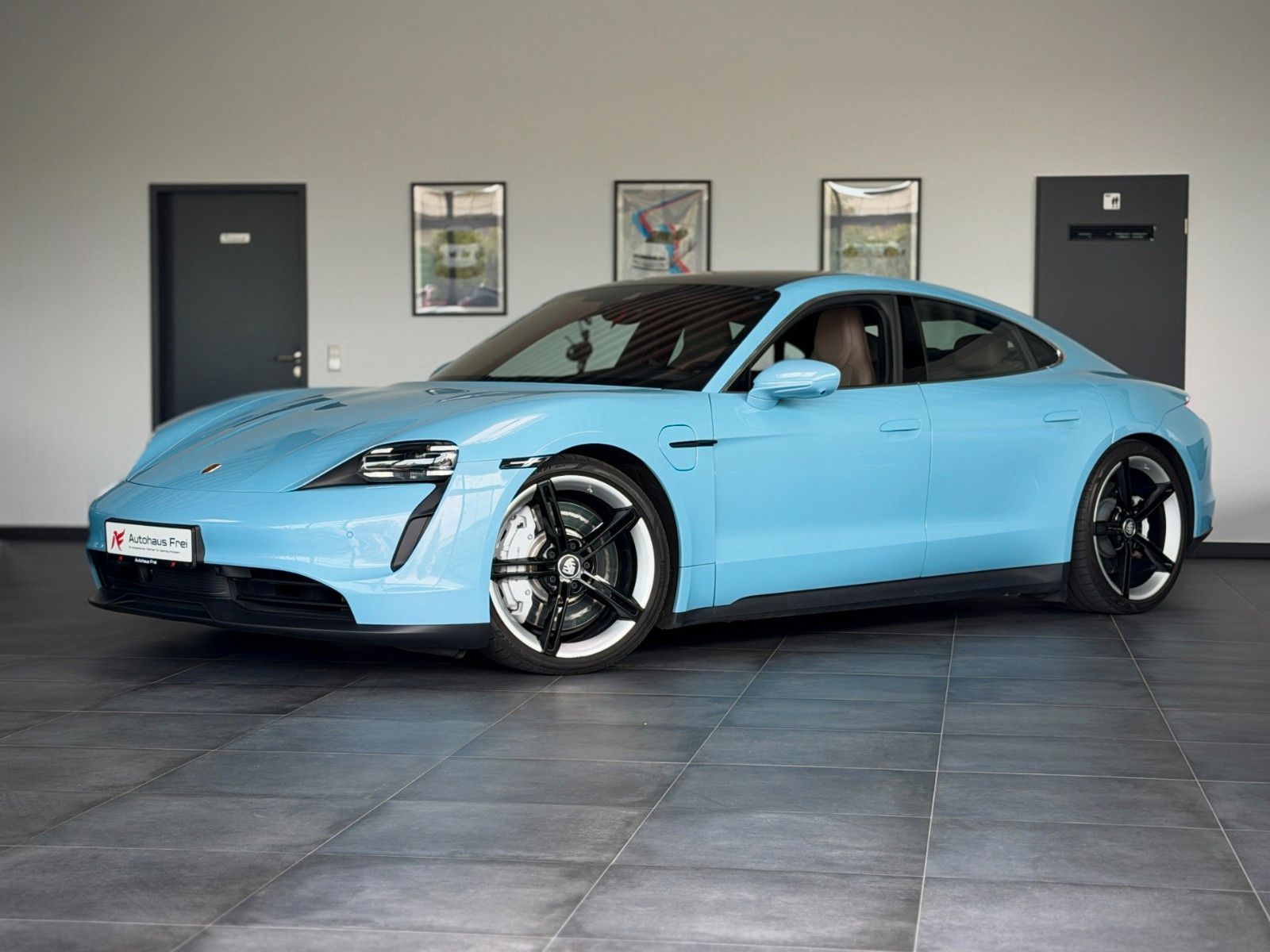 Porsche Taycan Beifahrer-Display*BurmesterHighEnd*Bronze