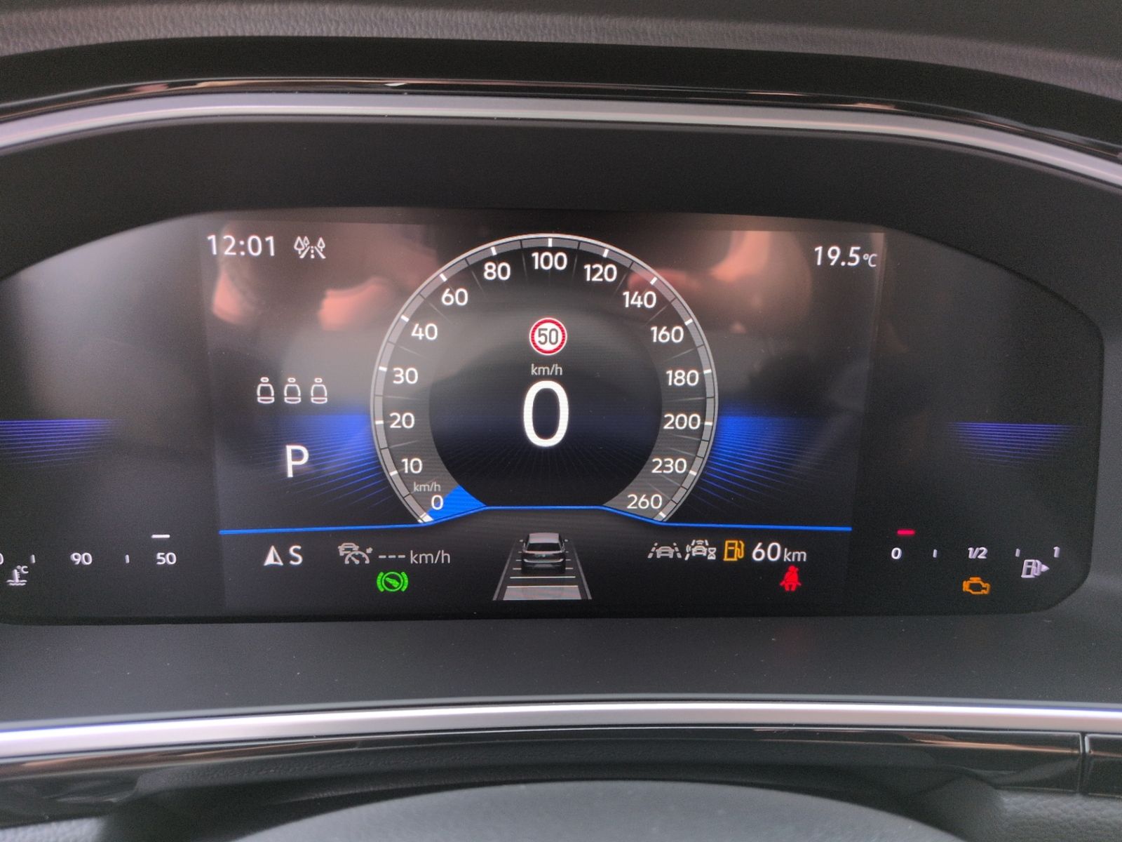 T-Roc R-Line 2.0 TDI 4M DSG AHK+RFK+NAVI+