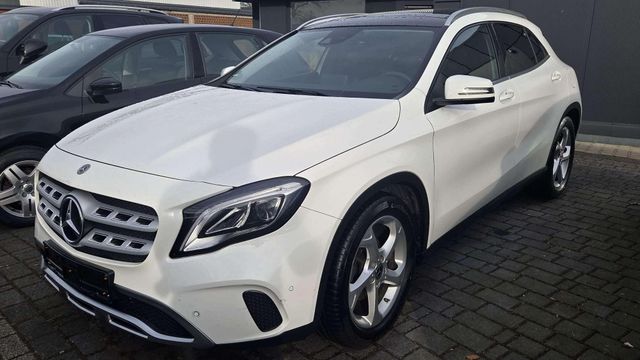 MERCEDES-BENZ GLA 180 GLA 180 Panorama LED Anhängerkupplung