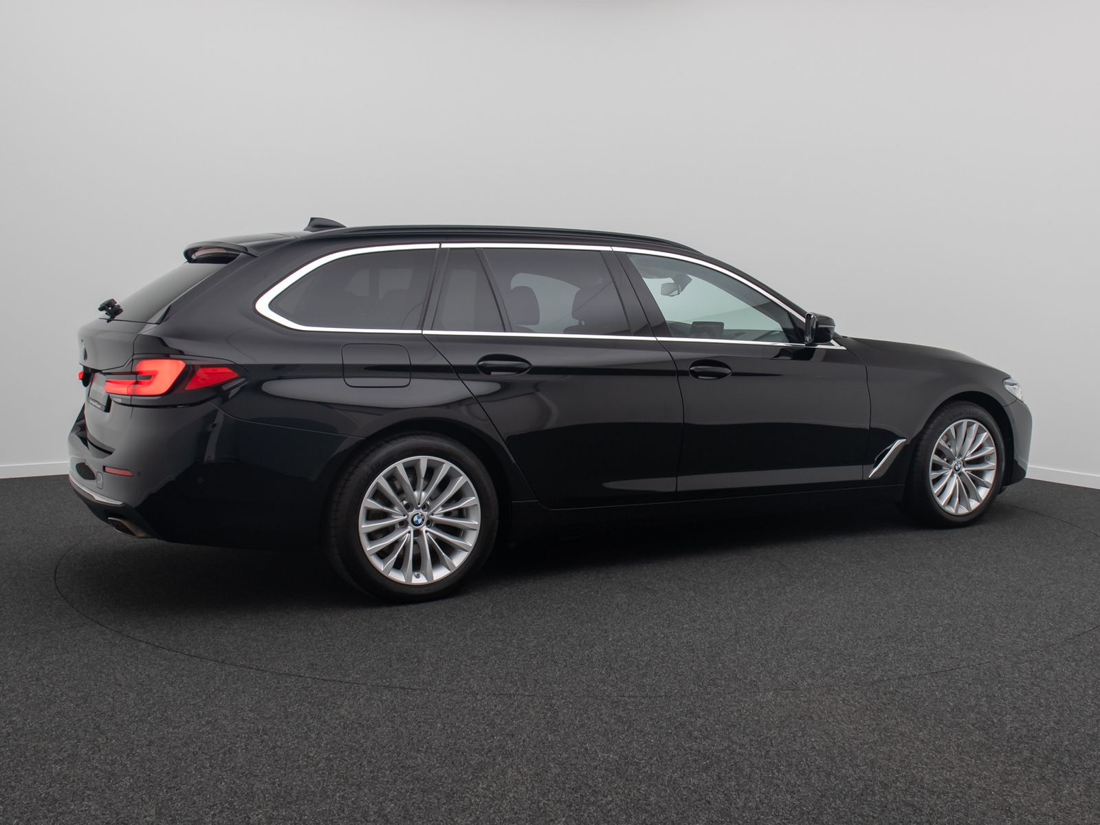 Fahrzeugabbildung BMW 520d xD Luxury Line DAB HUD Kamera Laser Komfort