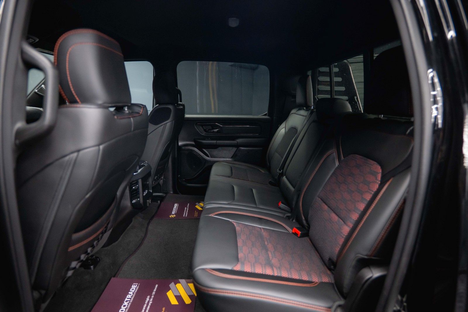 Fahrzeugabbildung Dodge RAM 5.7 V8 HEMI 4x4 Built to Serve AXLE LOCK FOX