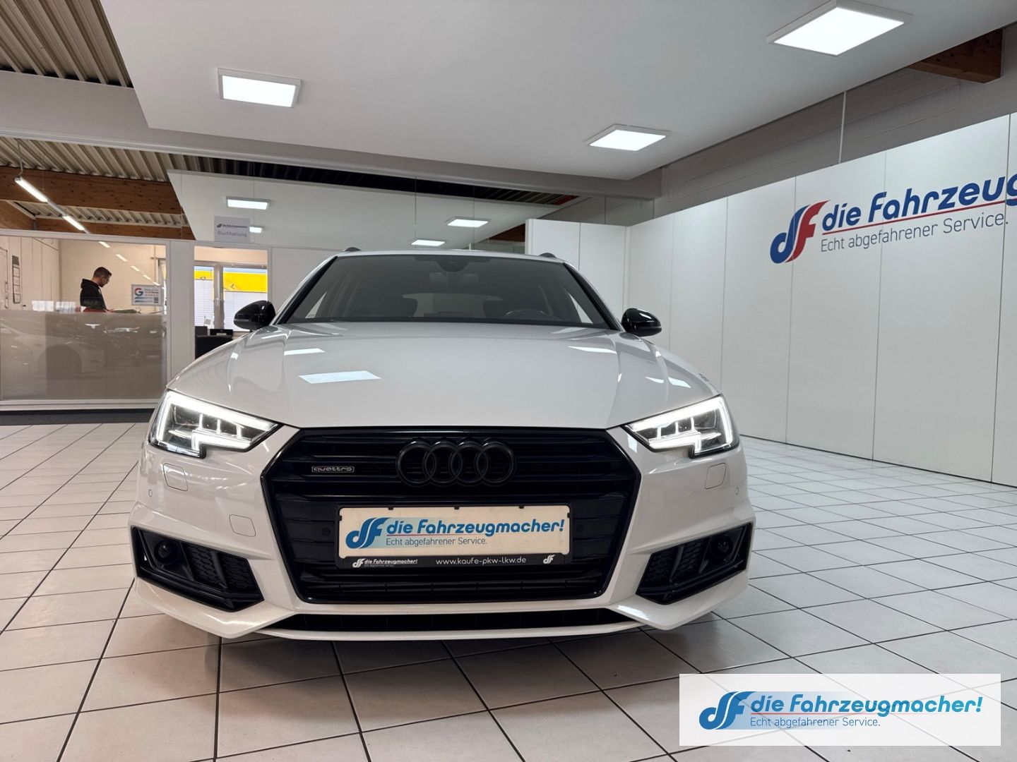 Fahrzeugabbildung Audi A4 Avant quattro sport 3.0 TDI S line S-line Spo