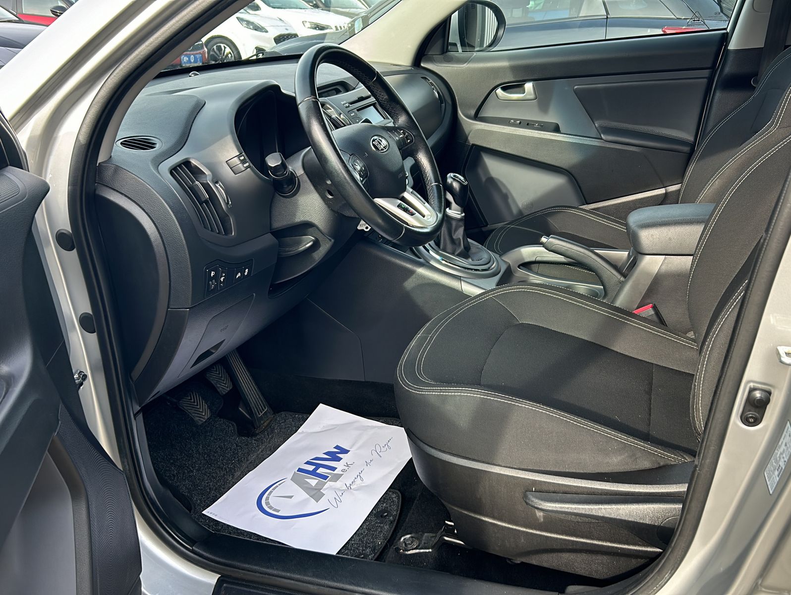 Fahrzeugabbildung Kia Sportage 2,0 Attract 2WD