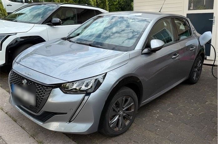 Image of Peugeot e-208