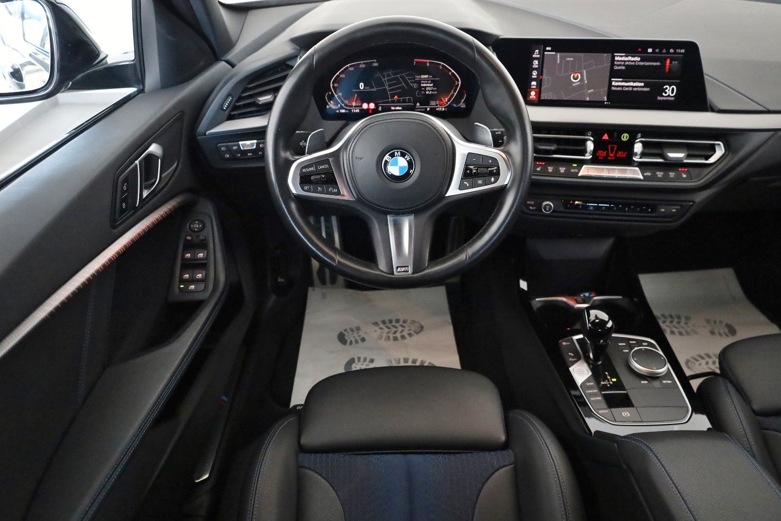 Fahrzeugabbildung BMW 120 i M Sport, T.Leder,Navi,LED,SH,Kamera,+WR