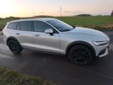Volvo V60 Cross Country D4 AWD Geartronic - - Volvo V60 Cross Country Kombi Gebrauchtwagen