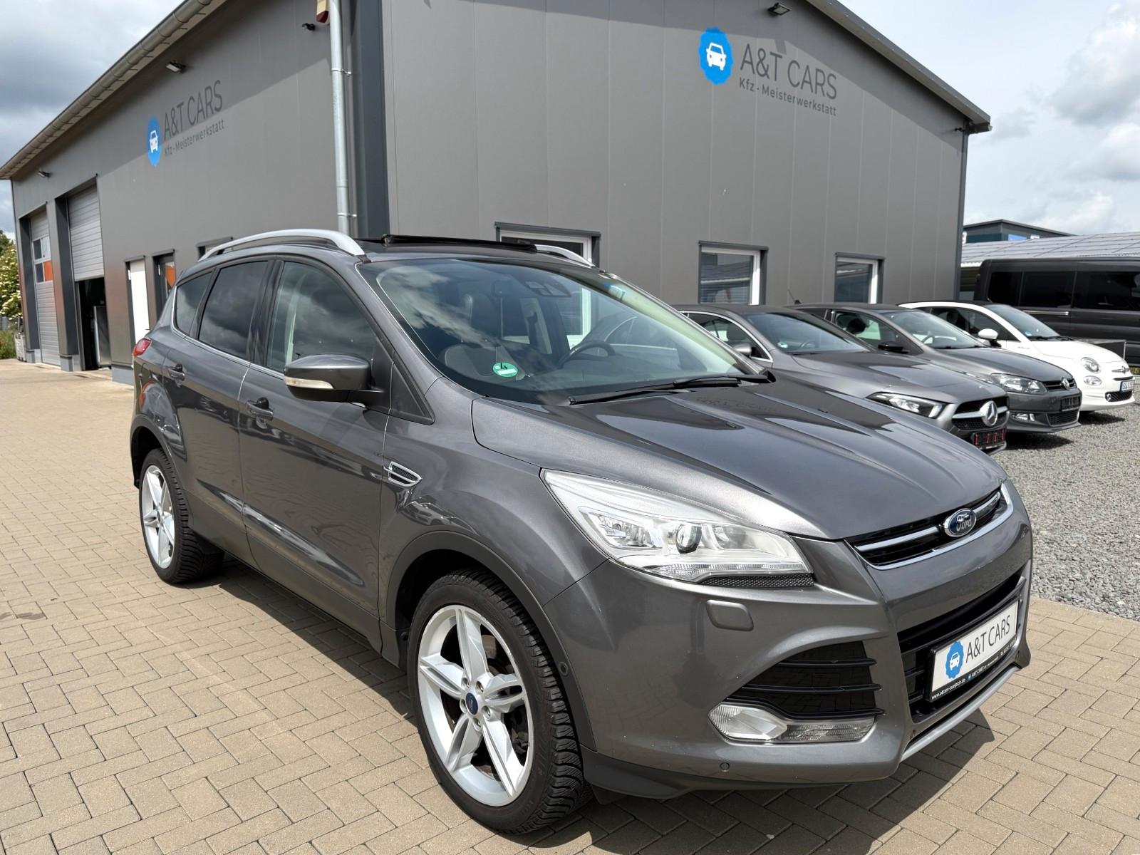 Ford Kuga Titanium/Pano- Schiebedach/Allradantrieb