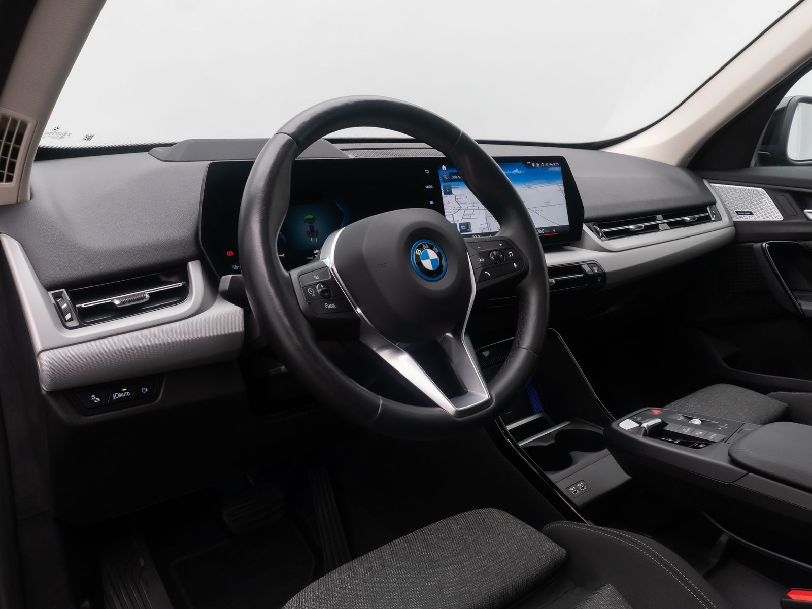 Fahrzeugabbildung BMW iX1 xD30 Panorama 360° HUD DAB H/K Komfort Sport