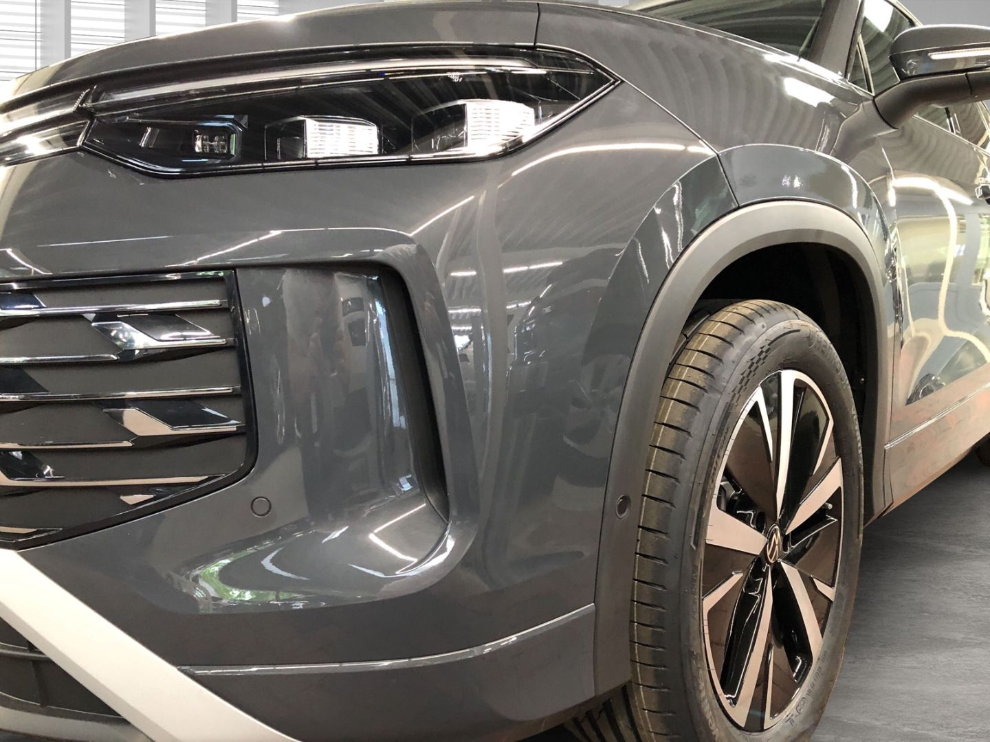 Fahrzeugabbildung Volkswagen Tayron Elegance 2.0 TDI DSG 4Motion AD AHK-klapp