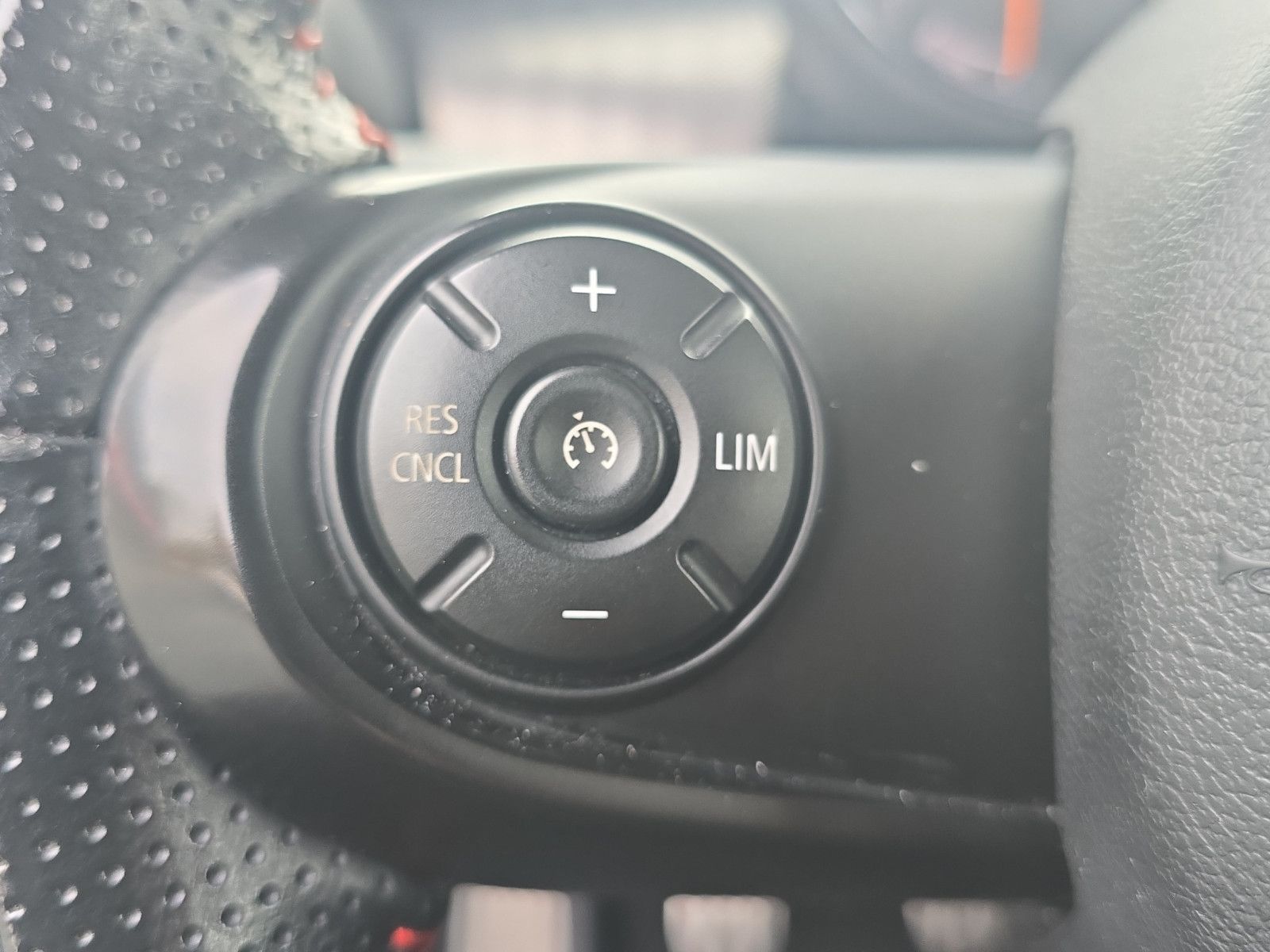 Fahrzeugabbildung MINI COOPER S Mini John Cooper Works Harman-Kardon