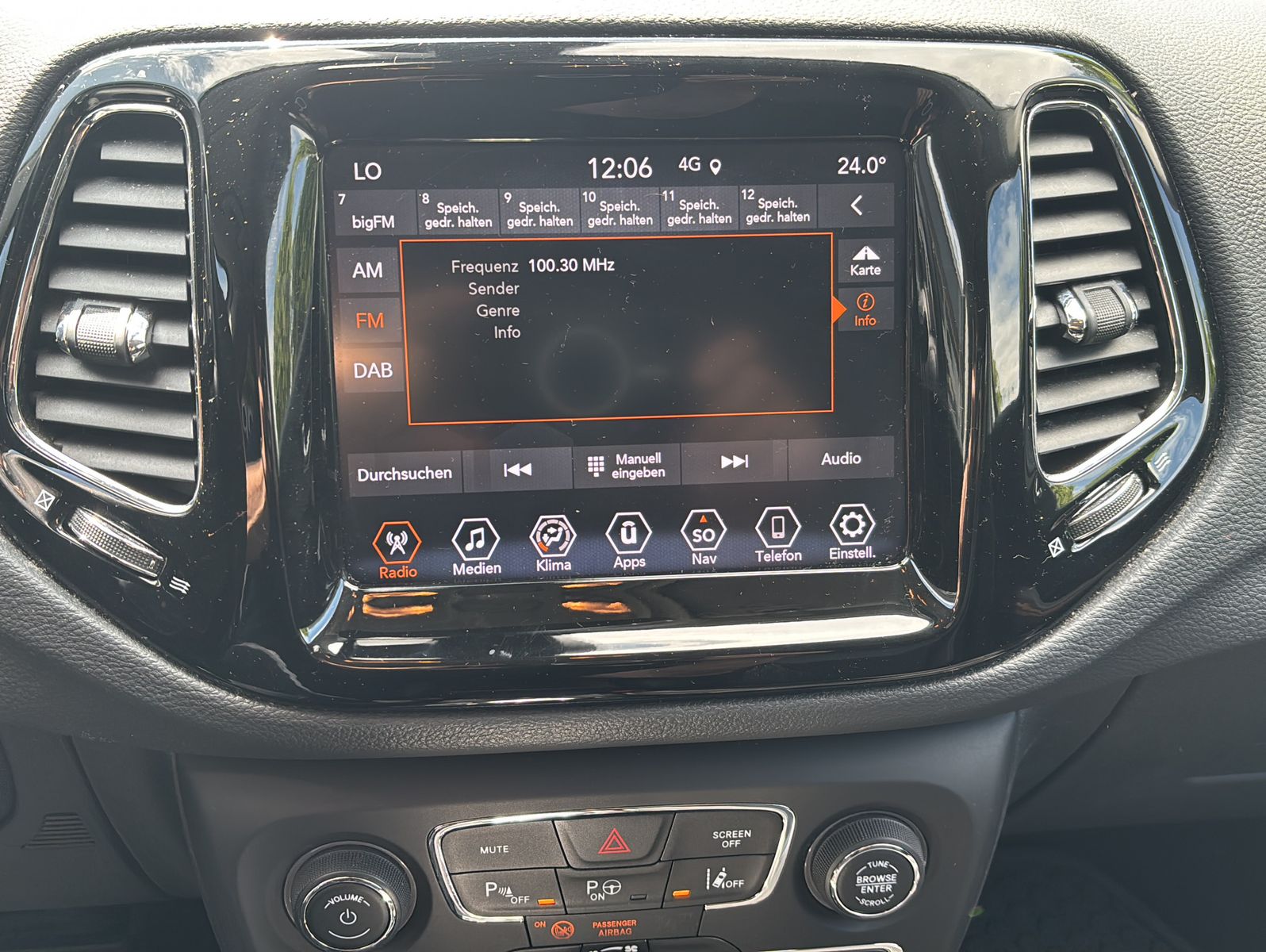 Fahrzeugabbildung Jeep Compass 1.3 T-GDI I4 LIMITED DCT 150 PS