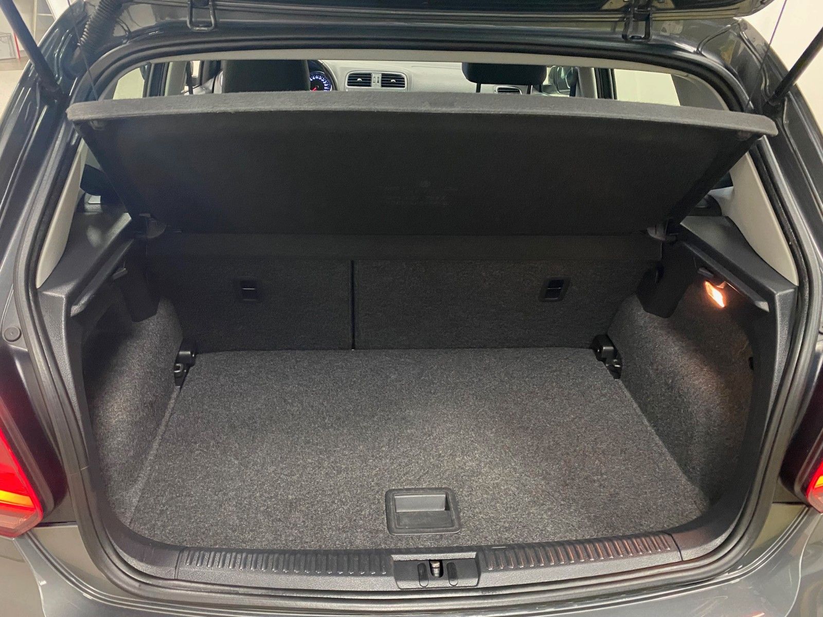 Fahrzeugabbildung Volkswagen Polo 1.2 TSI Comfortline+Tempomat+PDC VORNE+HINT
