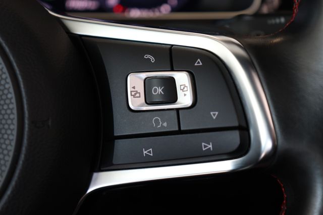 Fahrzeugabbildung Volkswagen Golf VII Lim.GTI|PANO|DSG|VIRTUAL|ACC|KAMERA|LED