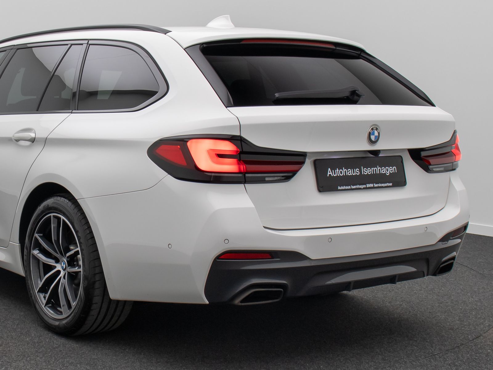 Fahrzeugabbildung BMW 530d M Sport Kamera DAB Memory ACC H/K Panorama