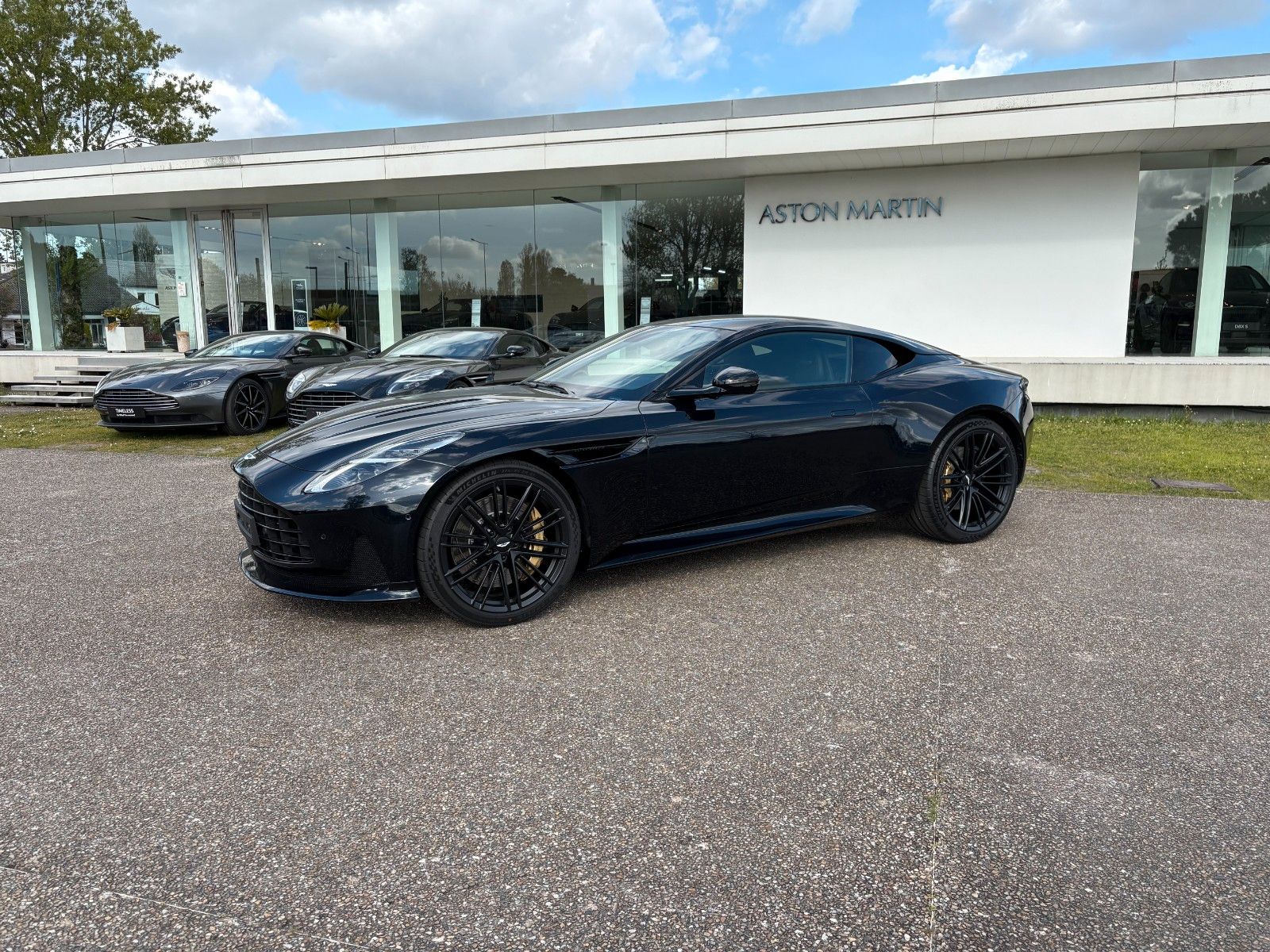 Aston Martin DB12 4.0 V8 imagem 2