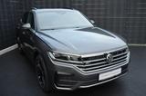 Volkswagen Touareg R-Line 4Motion 3.0 V6*E-AHK*PANO*LEDER* - Volkswagen Touareg in Düsseldorf