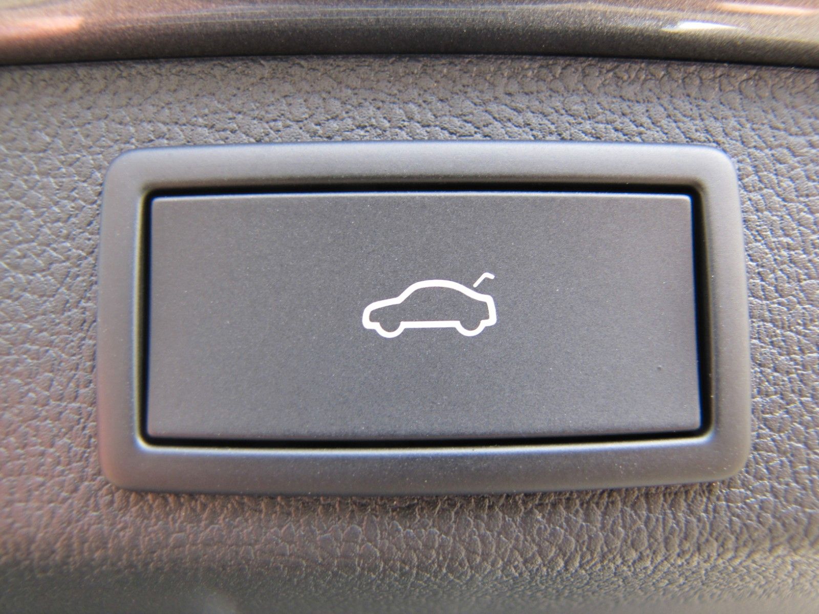 Fahrzeugabbildung SKODA Superb Combi Style 2.0l TDI 150PS DSG LED, NAVI