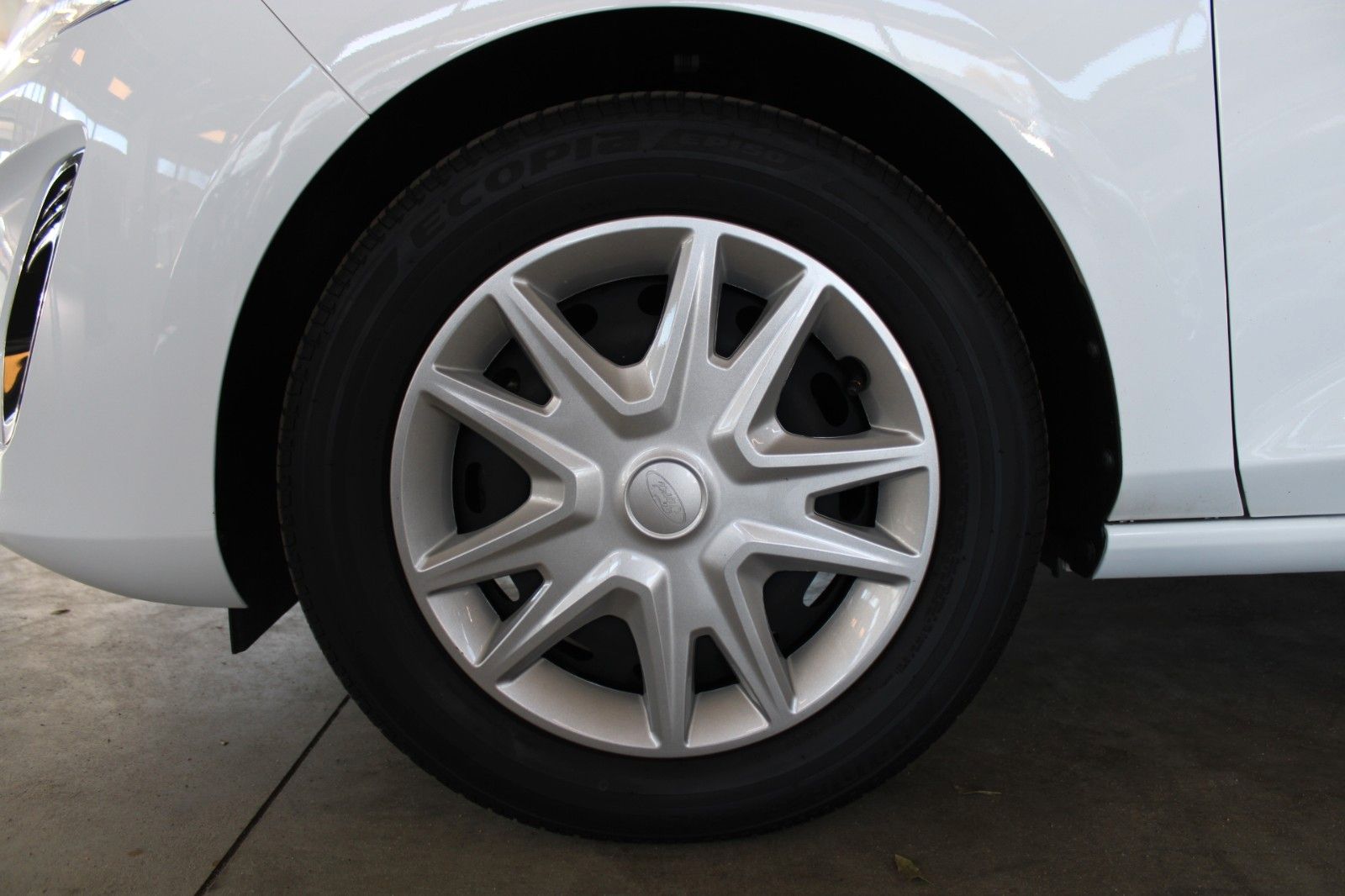 Fahrzeugabbildung Ford Fiesta 1,5 TDCi Cool & Connect 5-trg NAVI LED