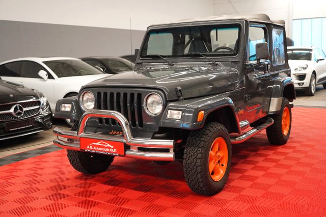 Jeep Wrangler 2.5 Sport 4WD Soft-Top*Servolenkung*AHK